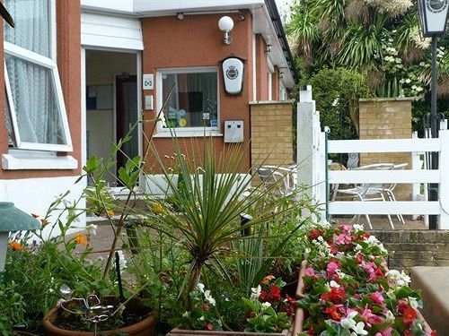 Oaklands House - Adults Only Hotell Brading Exteriör bild